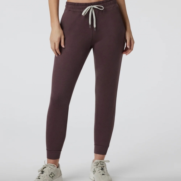 SOLD NWT Vuori Women's Performance Jogger Elderberry Heather - Picture 1 of 6